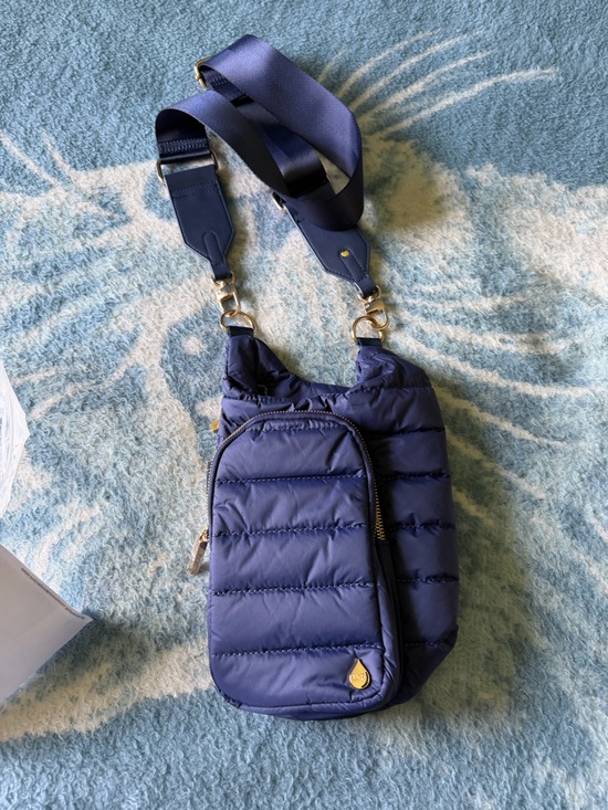 Wander Full Handbags - NWT Wander Full HydroBag Handle
